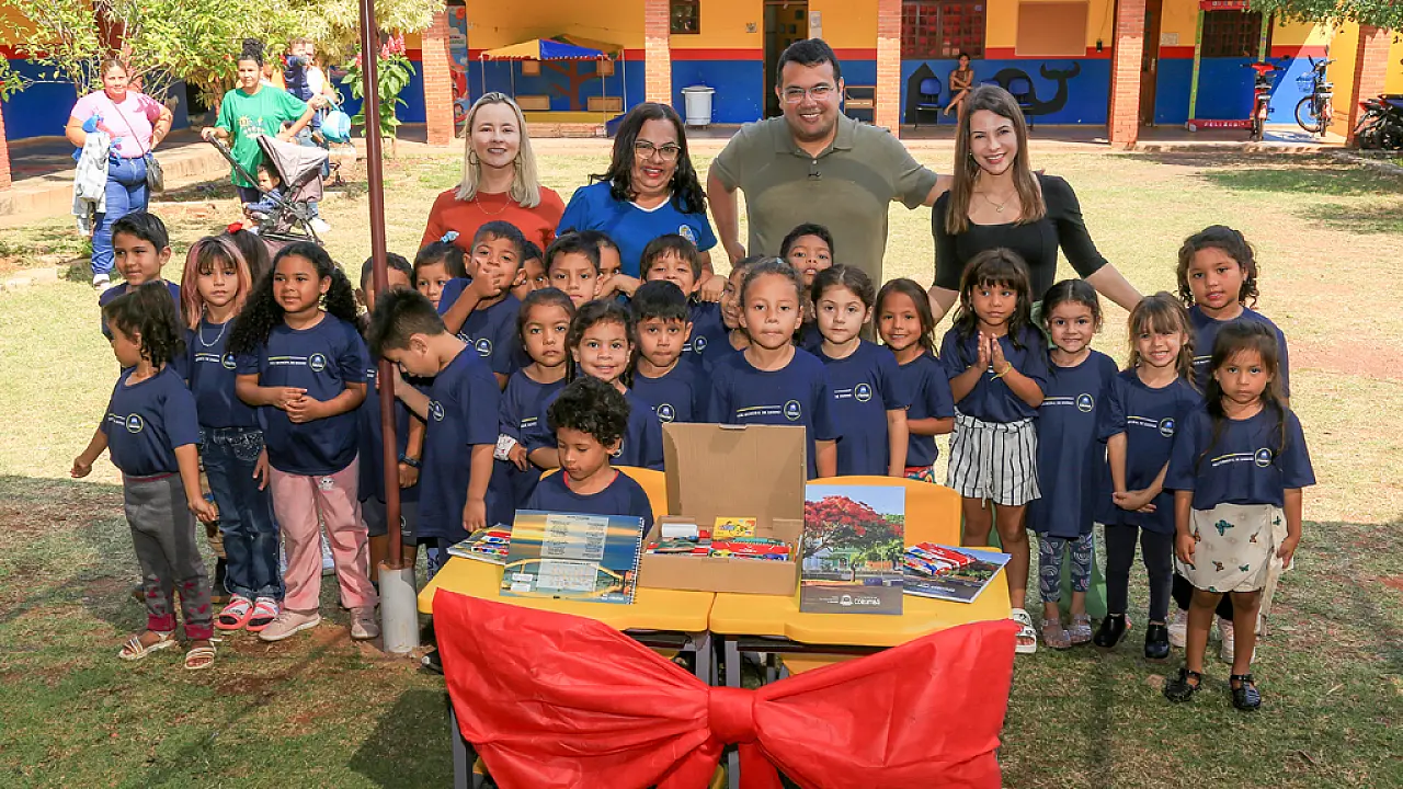 Escola José de Souza Damy recebe 60 novos conjuntos escolares
