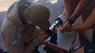 Mulher é socorrida com dedos presos em máquina de pastel em Corumbá