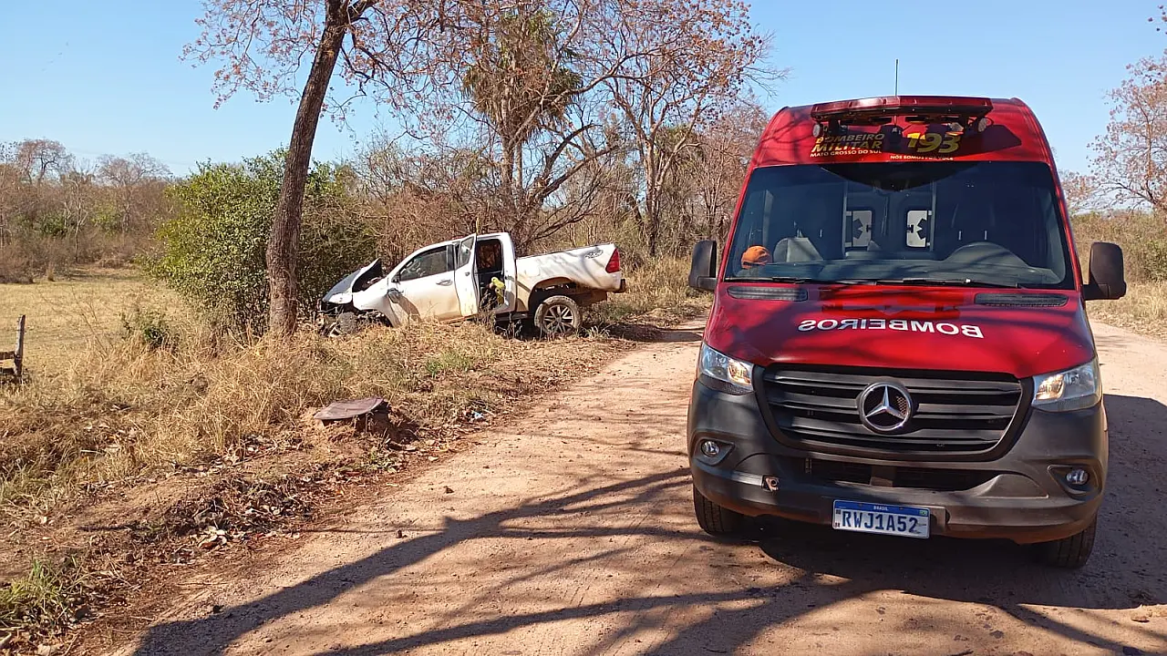 Idoso morre e dois ficam feridos em capotamento na estrada para Forte Coimbra