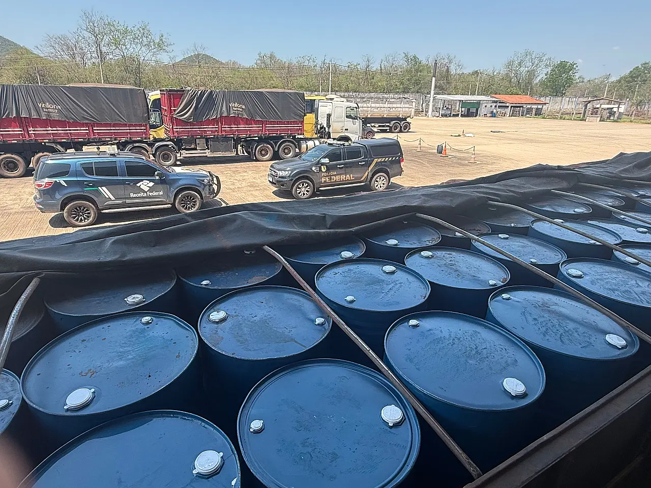 Operação barra 15 toneladas de solvente para cocaína em Corumbá