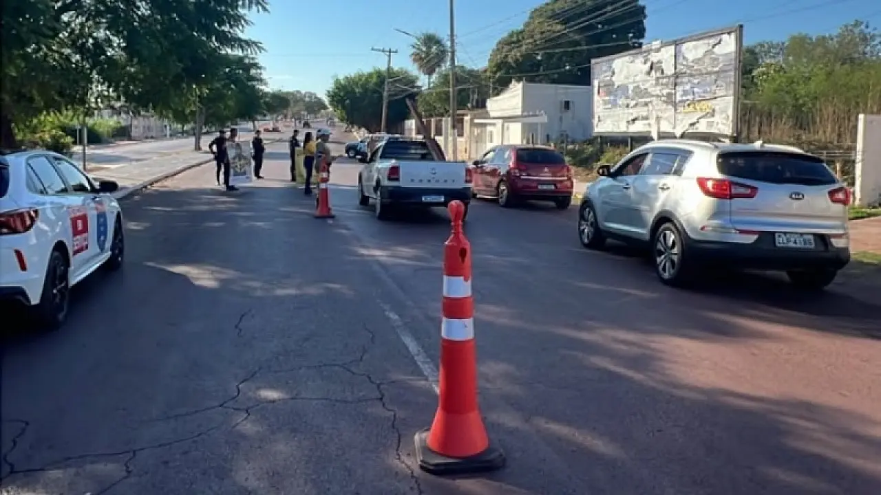 Ladário altera trânsito e remaneja feira livre para festas de aniversário