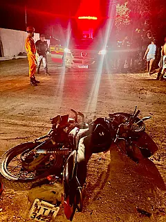 Colisão entre carro e moto deixa idoso de 63 anos ferido em Ladário