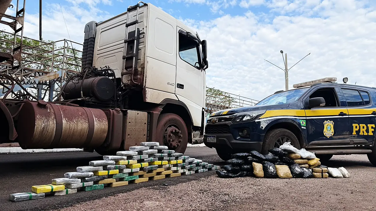 PRF intercepta segundo caminhão de minério com drogas em menos de 48 horas