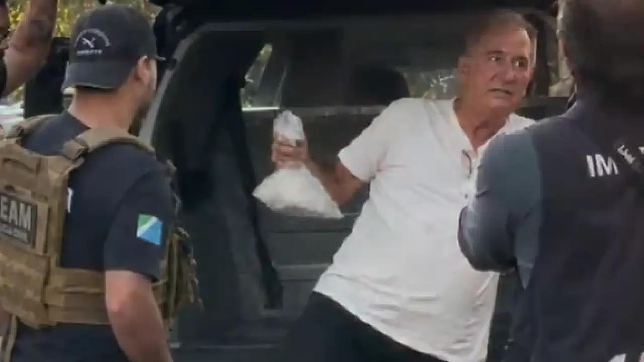 “Não matei a Fabíola!”, diz médico ao descer de camburão após ser preso