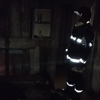 Curto-circuito provoca princípio de incêndio em casa de madeira no bairro Guaicurus