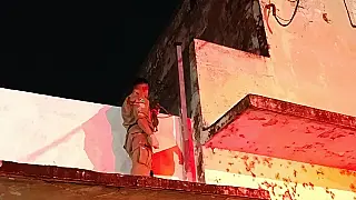 Flagrado em telhado, homem tenta fugir e cai em vão entre prédios em Corumbá