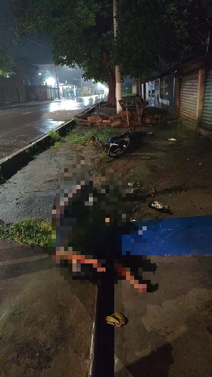 Quedas de moto quase simultâneas deixam duas pessoas feridas em Corumbá