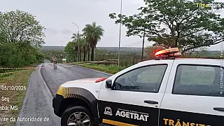 Rodovia Ramón Gómez é interditada após chuva transbordar sistema de drenagem