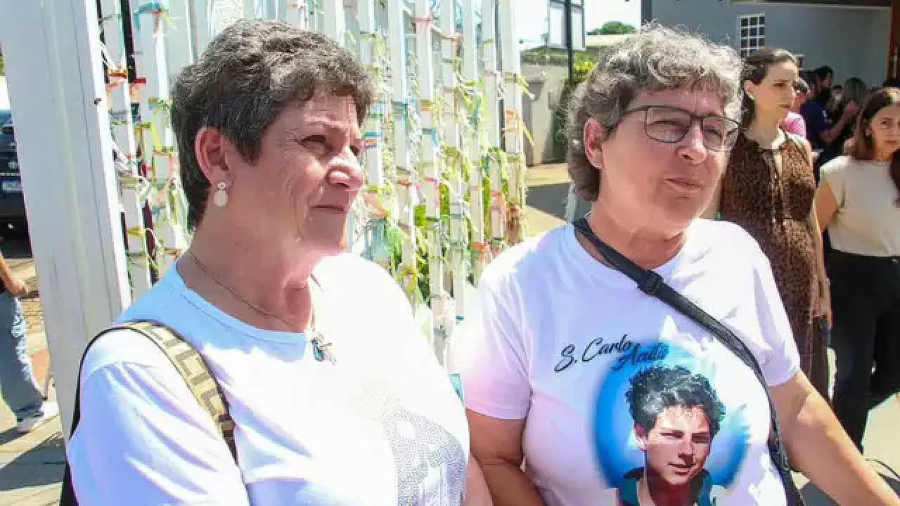Após cura de câncer, irmãs percorrem 600 km para agradecer a Carlo Acutis