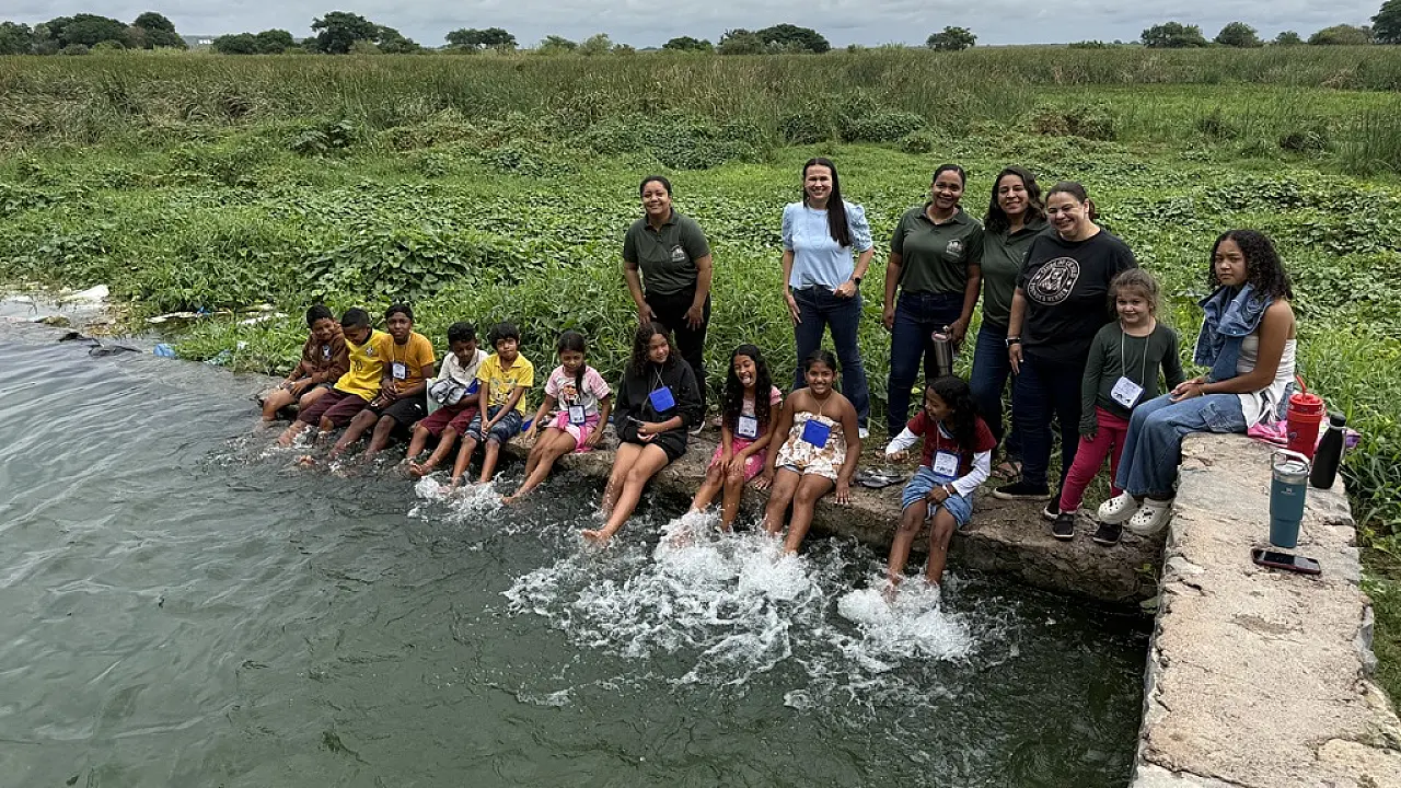 Crianças participam de atividade educativa na Cacimba da Saúde