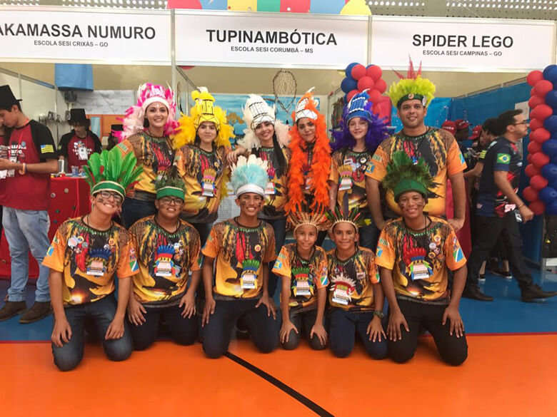 Alunos da Escola do Sesi de Corumbá confeccionam jogos para