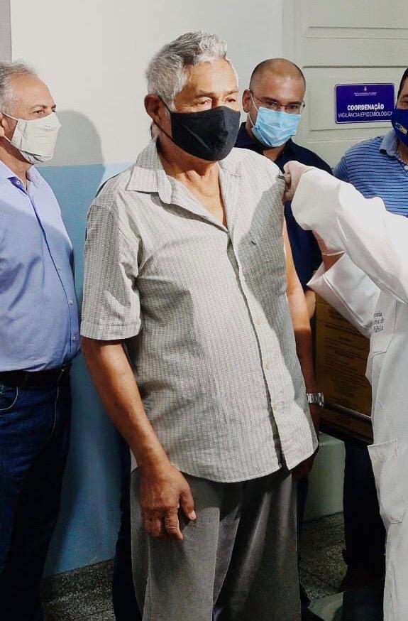 Pessoas idosas serão fazem parte do grupo da primeira fase da imunização