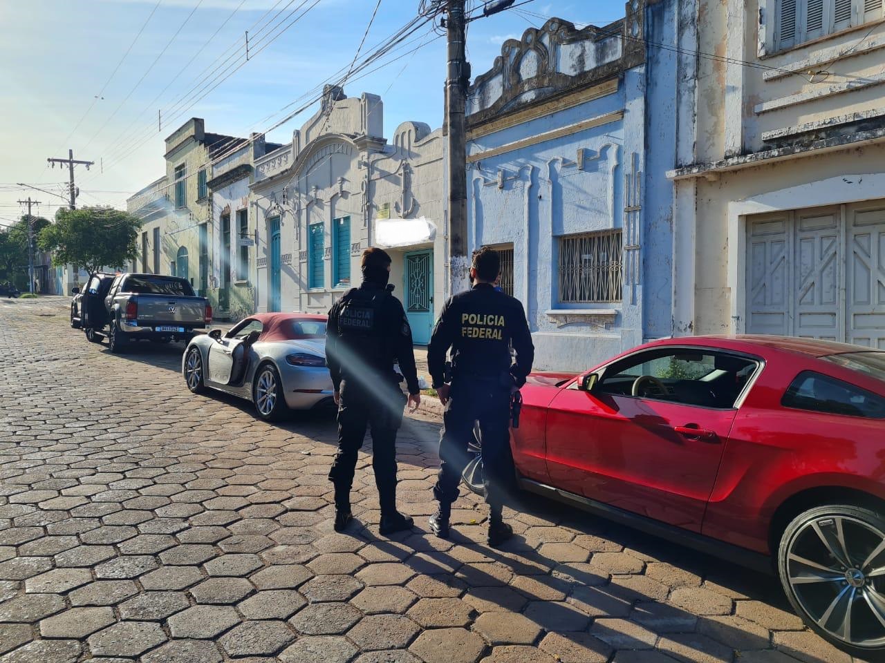 Polícia Federal de aprendeu carros de criminosos em Corumbá